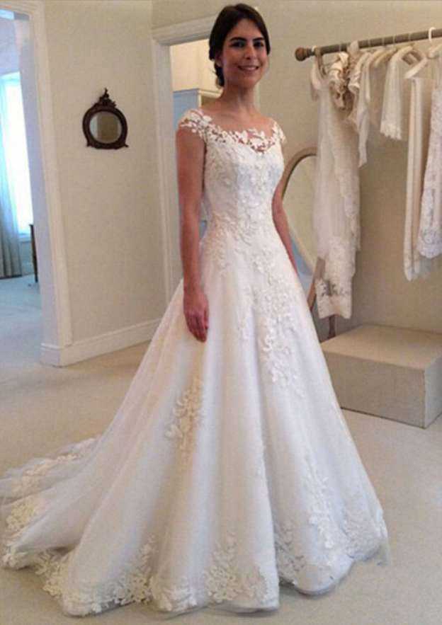 Charming Appliqued A-Line Tulle Wedding Dress with Sleeveless Scoop Neck and Cathedral Train