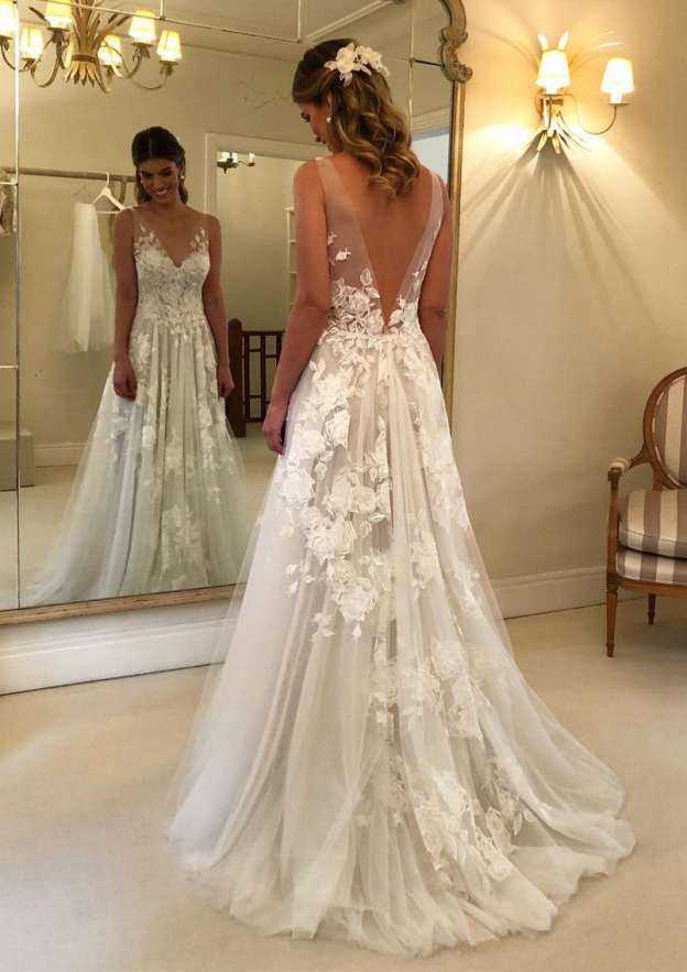 Graceful A-Line/Princess V-Neck Tulle Wedding Dress with Sweep Train and Exquisite Appliqued