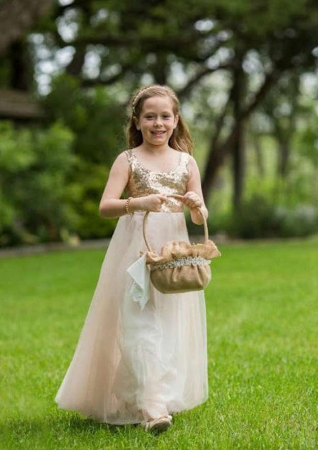 Charming Tulle Scoop Neck Floor-Length A-line Flower Girl Dress with Sequins