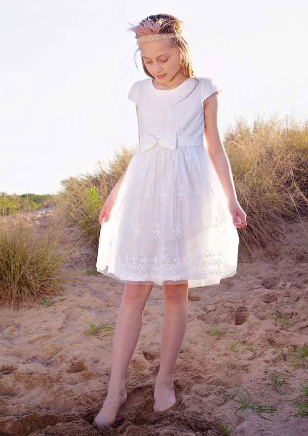 Lovely Tulle Bateau Neck Knee-Length A-line Flower Girl Dress with Beading