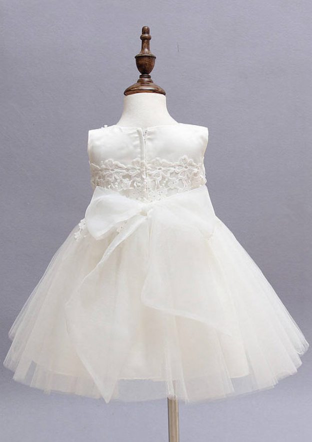 Sweet Tulle Bateau Neck Knee-Length A-line Flower Girl Dress with Bowknot