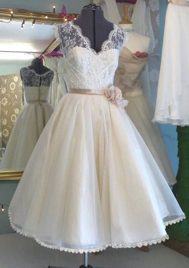 Charming A-Line/Princess V-Neck Sleeveless Tea-Length Tulle Wedding Dress with Lace Flower Accents