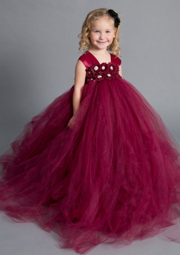 Stunning Sleeveless Square Neckline Tulle A-line Flower Girl Dress with Appliqu¨¦ (Sweep Train)