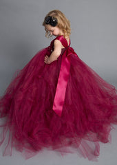 Stunning Sleeveless Square Neckline Tulle A-line Flower Girl Dress with Appliqu¨¦ (Sweep Train)