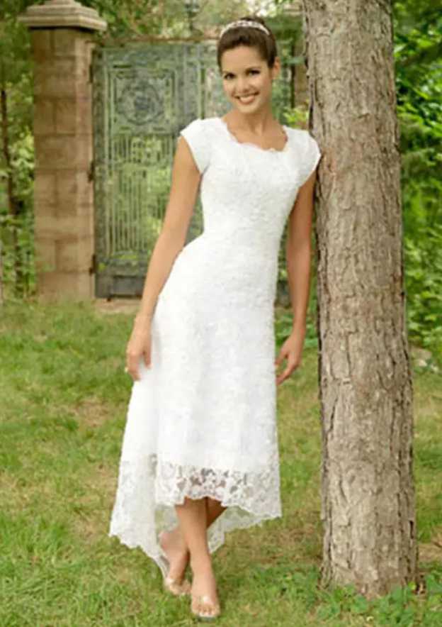 Asymmetrical Sleeveless Scalloped Neckline Lace A-Line/Princess Wedding Dress