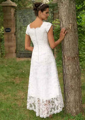 Asymmetrical Sleeveless Scalloped Neckline Lace A-Line/Princess Wedding Dress