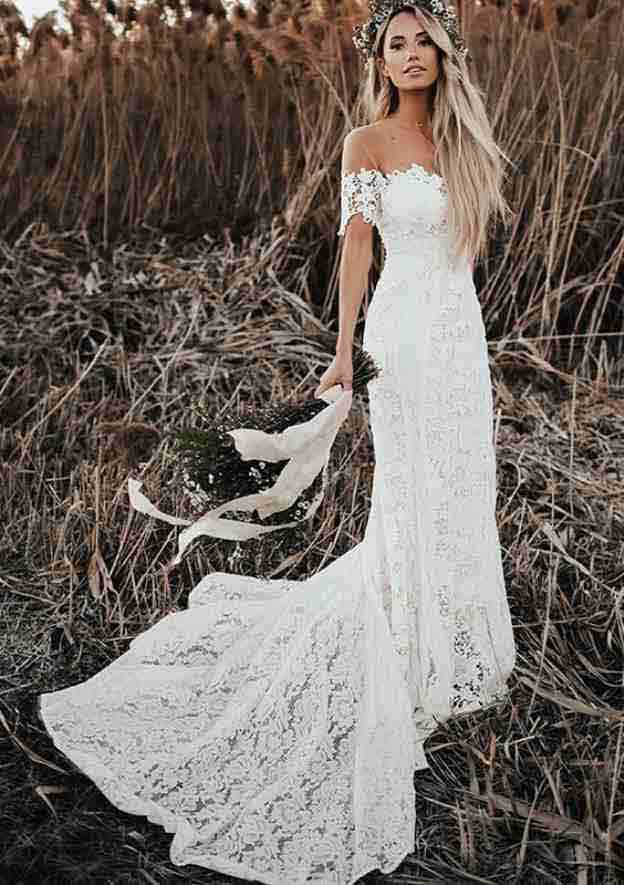 Appliqued Beading Lace Short Sleeve Wedding Dress with Scalloped Neckline and Court Train in Trumpet/Mermaid Silhouette