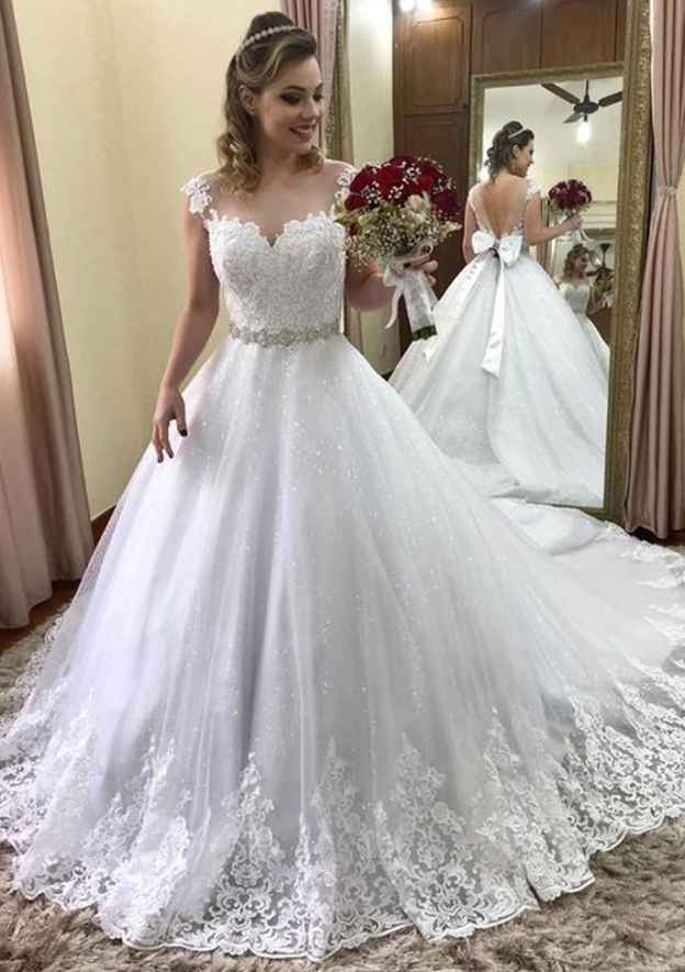 Appliqu¨¦d Bowknot Waistband Ball Gown with Bateau Neckline and Sleeveless Design, Court Train in Lace