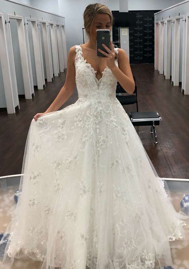 Beautiful A-Line/Princess Sleeveless V-Neck Long Floor-Length Lace Wedding Dress with Appliquedd Beading