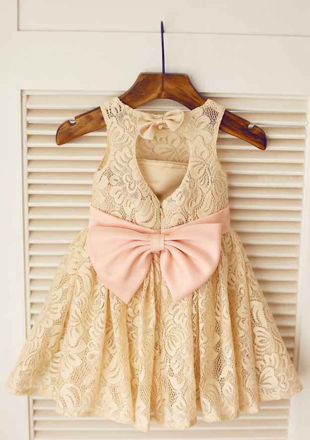 Knee-Length Lace Flower Girl Dress with Chic Bowknot Sashes - A-line/Princess Scoop Neck