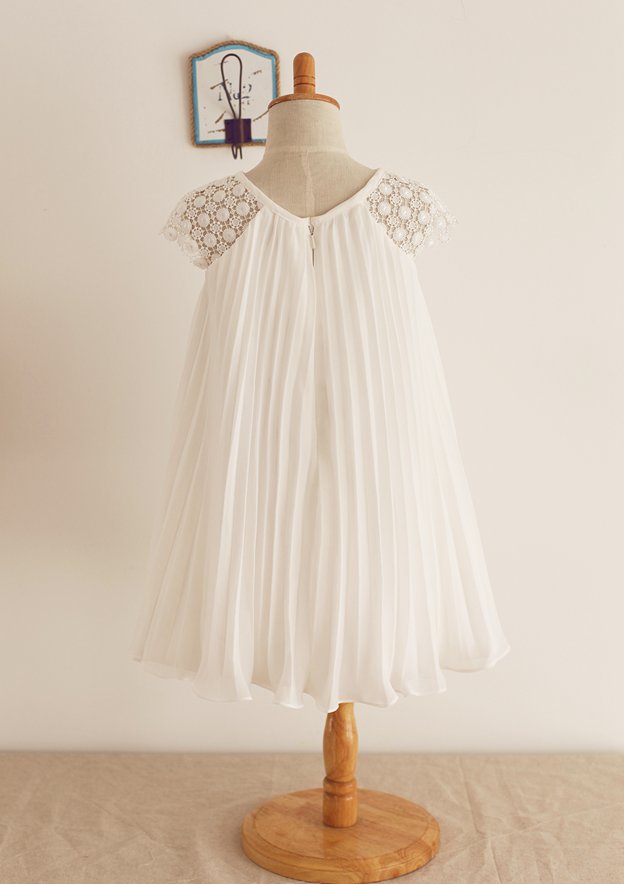 Knee-Length Chiffon Lace Dress with Pleated Elegance - A-line/Princess Scoop Neck Flower Girl Dress