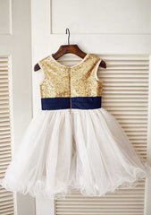 Short/Mini Sequined Tulle Flower Girl Dress with Floral Sashes - A-line/Princess Scoop Neck