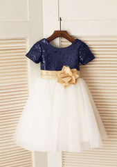 Knee-Length Sequined Tulle Flower Girl Dress with Floral Sashes - A-line/Princess Scoop Neck