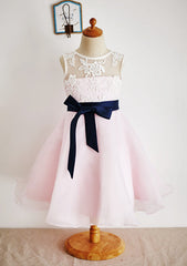 Knee-Length Lace and Tulle Flower Girl Dress with Graceful Sashes - A-line/Princess Scoop Neck