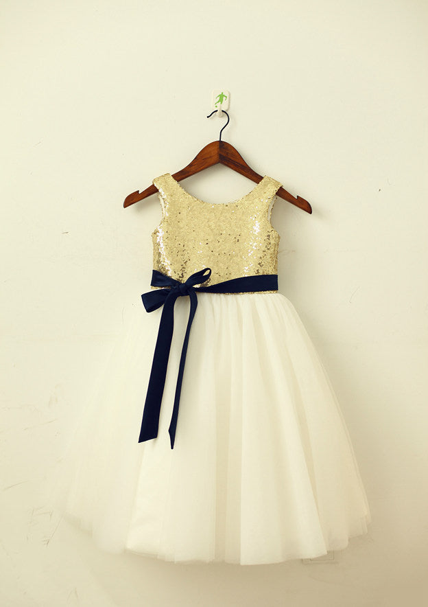 Knee-Length Sequined Tulle Flower Girl Dress with Elegant Sashes - A-line/Princess Scoop Neck