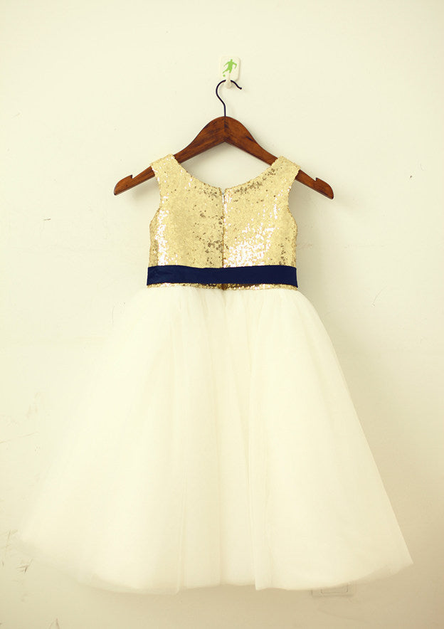 Knee-Length Sequined Tulle Flower Girl Dress with Elegant Sashes - A-line/Princess Scoop Neck