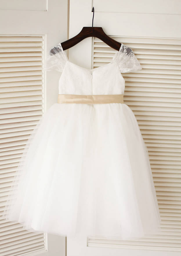 Knee-Length V-Neck Lace and Tulle Flower Girl Dress with Elegant Sashes - A-line/Princess