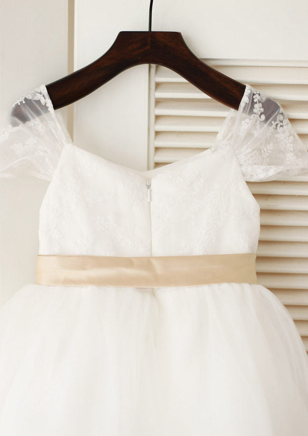 Knee-Length V-Neck Lace and Tulle Flower Girl Dress with Elegant Sashes - A-line/Princess