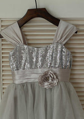 Knee-Length Sweetheart Sequined Tulle Flower Girl Dress with Lovely Bowknot Flowers - A-line/Princess