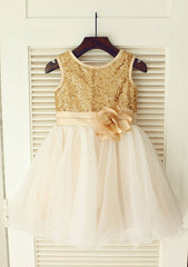 Knee-Length Sequined Tulle Flower Girl Dress with Lovely Flowers - A-line/Princess Scoop Neck