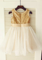 Knee-Length Sequined Tulle Flower Girl Dress with Lovely Flowers - A-line/Princess Scoop Neck