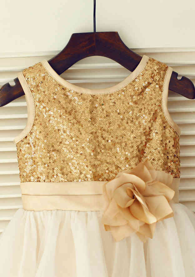 Knee-Length Sequined Tulle Flower Girl Dress with Lovely Flowers - A-line/Princess Scoop Neck