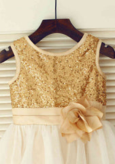 Knee-Length Sequined Tulle Flower Girl Dress with Lovely Flowers - A-line/Princess Scoop Neck