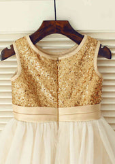 Knee-Length Sequined Tulle Flower Girl Dress with Lovely Flowers - A-line/Princess Scoop Neck