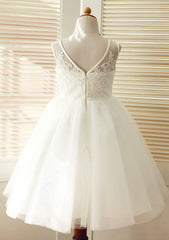 Knee-Length V-Neck Lace and Tulle Flower Girl Dress - A-line/Princess