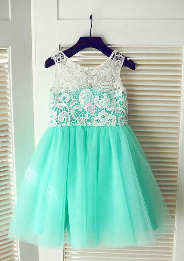 Knee-Length Lace and Tulle Flower Girl Dress with Delicate Lace - A-line/Princess Scoop Neck