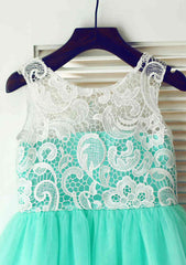 Knee-Length Lace and Tulle Flower Girl Dress with Delicate Lace - A-line/Princess Scoop Neck