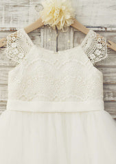 Knee-Length Lace and Tulle Flower Girl Dress with Short Sleeves - A-line/Princess Scoop Neck