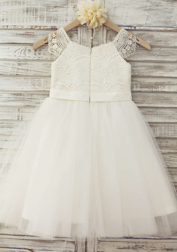 Knee-Length Lace and Tulle Flower Girl Dress with Short Sleeves - A-line/Princess Scoop Neck