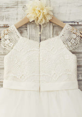 Knee-Length Lace and Tulle Flower Girl Dress with Short Sleeves - A-line/Princess Scoop Neck