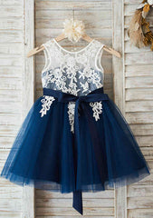 Knee-Length Lace and Tulle Flower Girl Dress with Elegant Sashes - A-line/Princess Scoop Neck