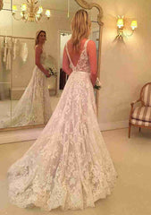 Elegant Lace A-Line/Princess Sleeveless Wedding Dress with Court Train and Appliqued Details