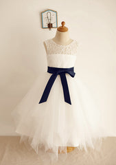 Tea-Length Lace Taffeta Dress with Bowknot - A-line/Princess Half Sleeve Scoop Neck Flower Girl Dress