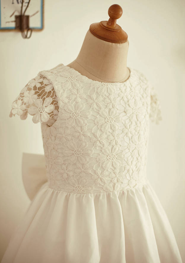 Tea-Length Lace Tulle Dress with Floral Details - A-line/Princess Scoop Neck Flower Girl Dress