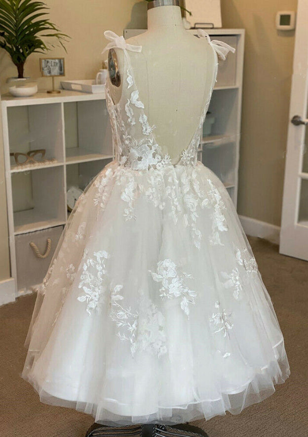 Elegant A-Line V-Neck Sleeveless Lace Tulle Tea-Length Wedding Dress