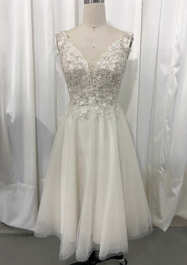 Charming Tulle Wedding Dress with A-Line/Princess Silhouette and Tea-Length Design with Appliqued Details