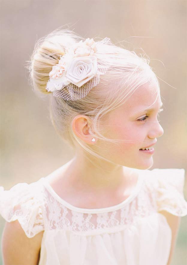 Graceful Chiffon Bateau Neck Knee-Length A-line Flower Girl Dress with Lace