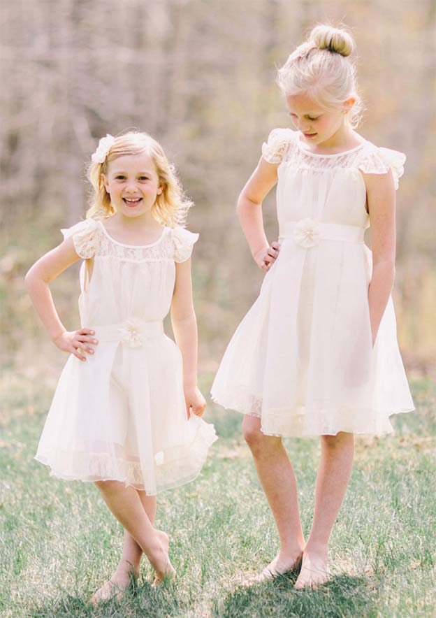 Graceful Chiffon Bateau Neck Knee-Length A-line Flower Girl Dress with Lace