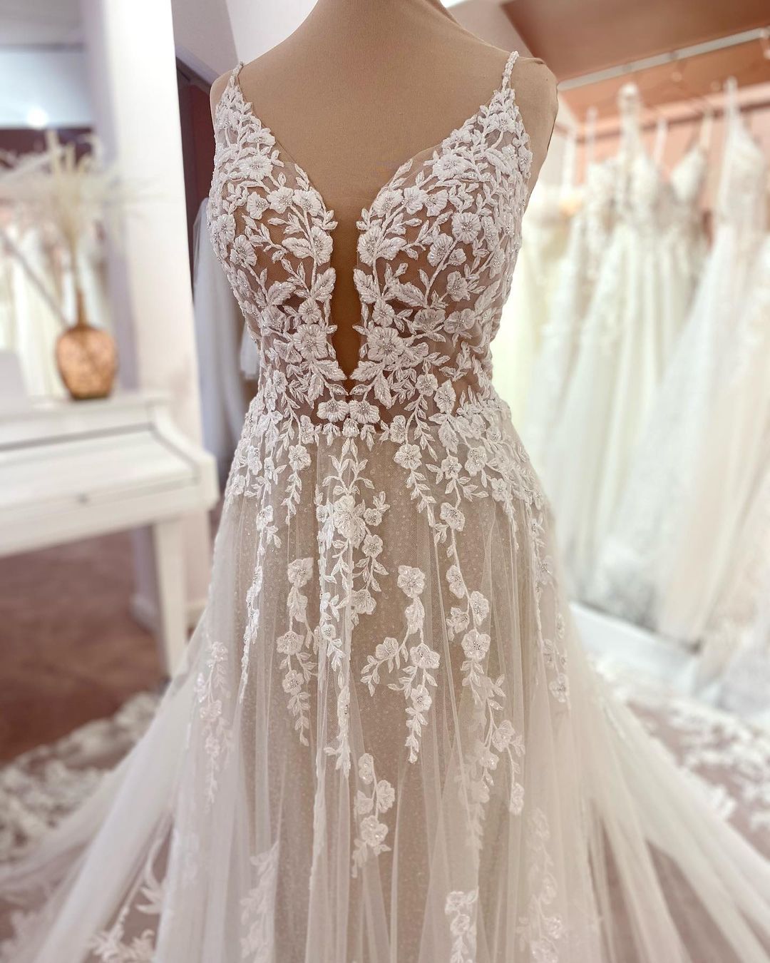 Long A-Line V-Neck Sleeveless Floral Lace Wedding Dress with Tulle and Boho Style BM bride