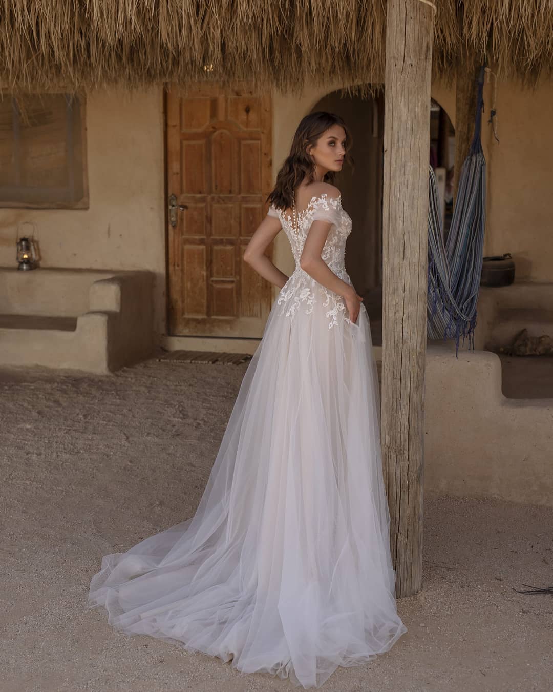 Beautiful Sweetheart Off-the-Shoulder Tulle A-Line Wedding Dress with Lace Appliques and Pockets BM bride