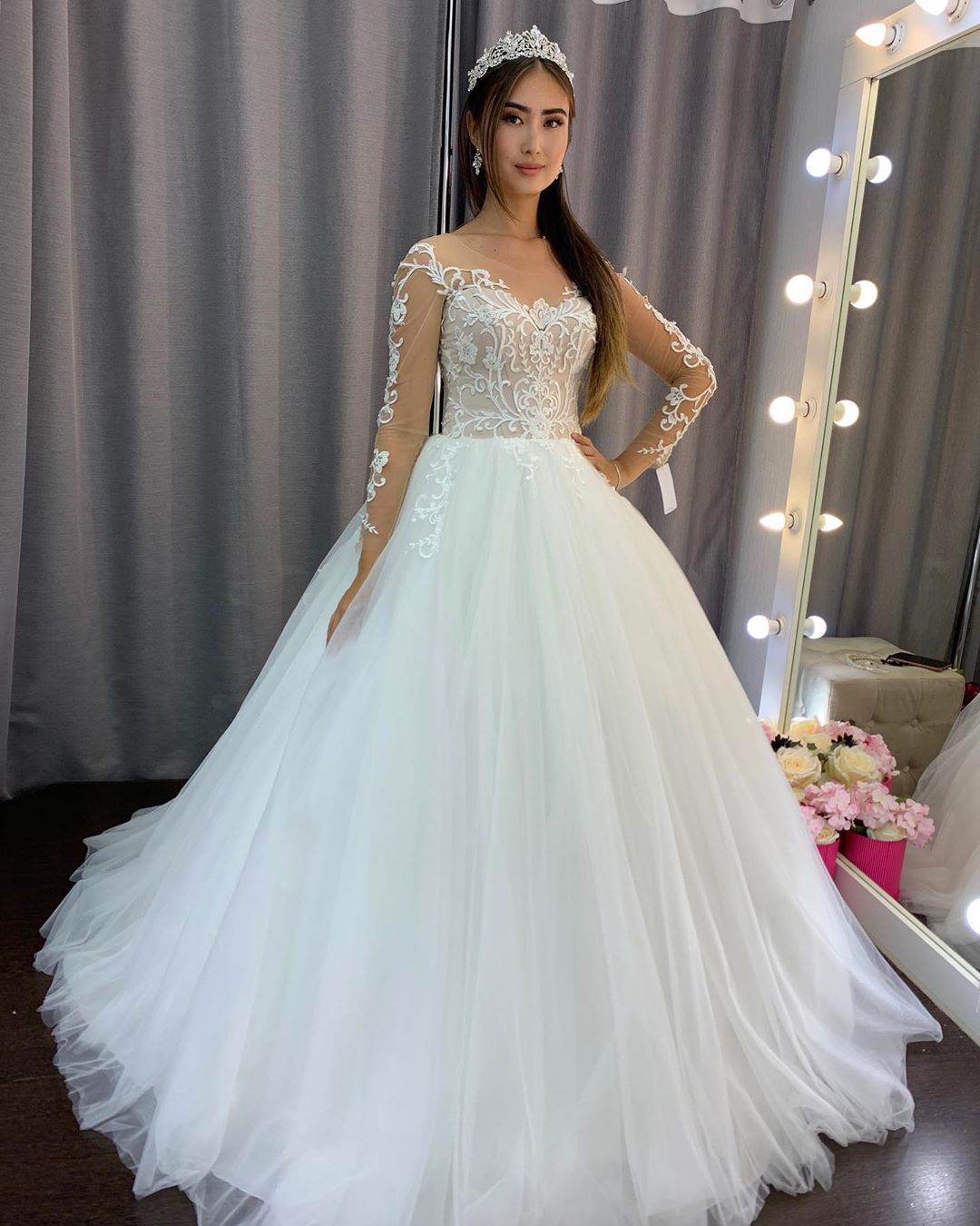 A-Line Tulle Long Sleeves Wedding Dress With Lace