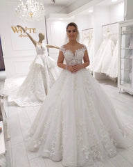 A-Line Sleeveless Wedding Dress Ruffles Tulle Floor-length With Appliques Lace